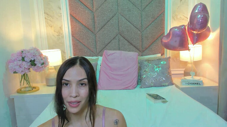 ScarletShinee's Streamate show and profile