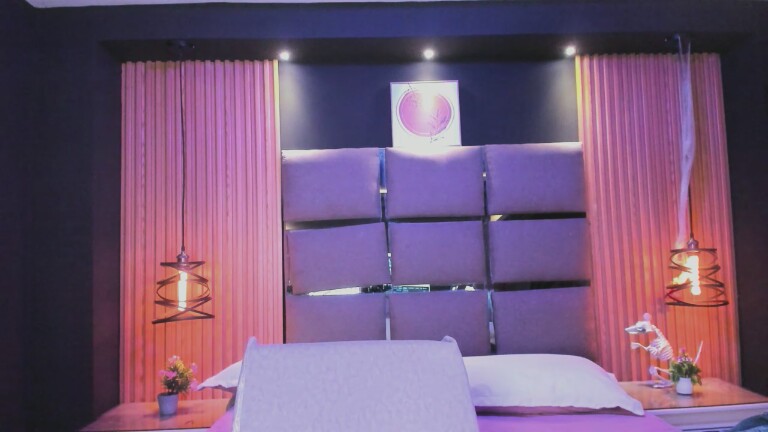 Alana_WaIker's Streamate show and profile