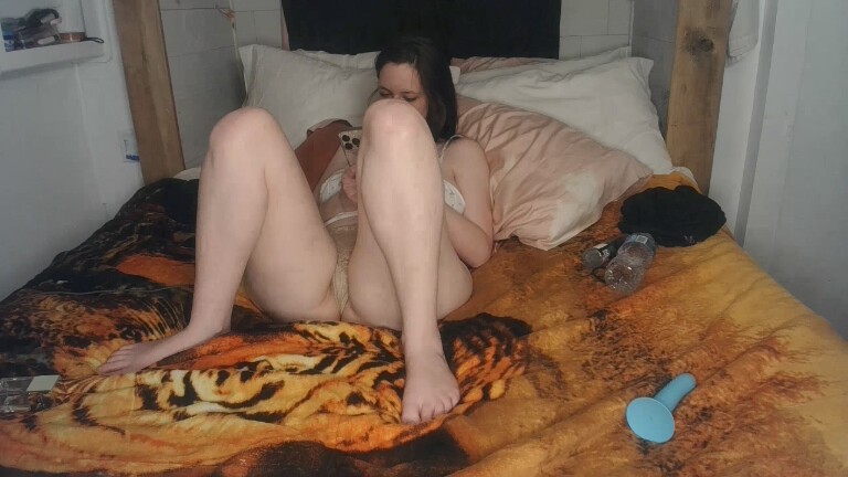 Honeymew's Streamate show and profile