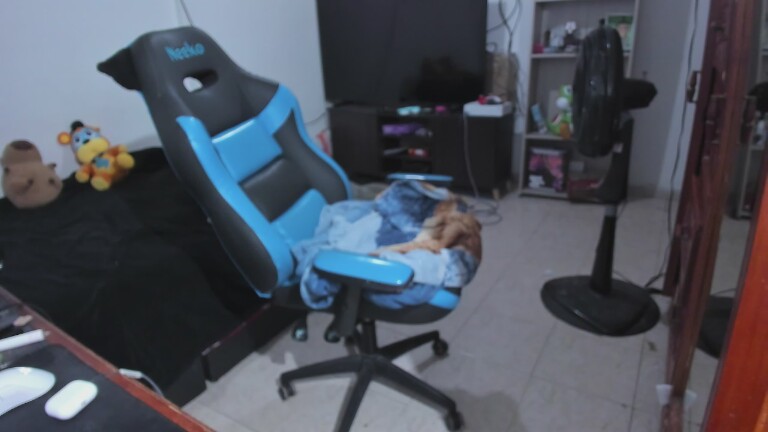 Red_Pandemonium's Streamate show and profile