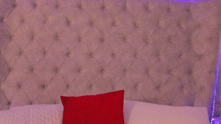 dafne_bss's Streamate show and profile