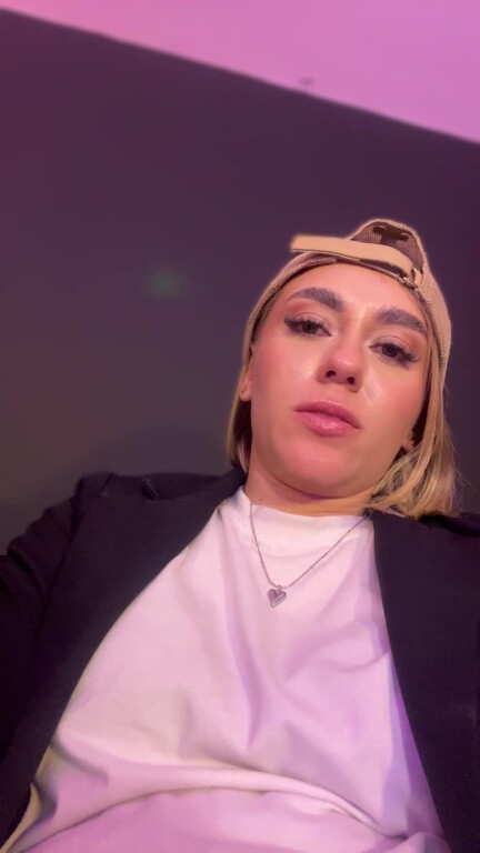 MadisonReeds's Streamate show and profile