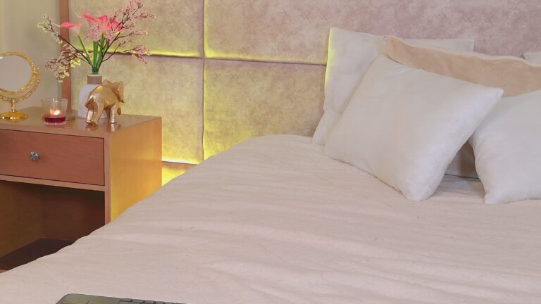 ArianaSole's Streamate show and profile