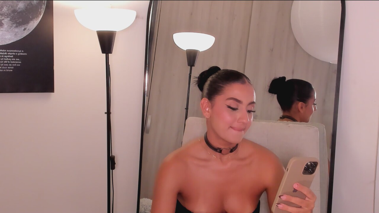 Nina_Cravizz