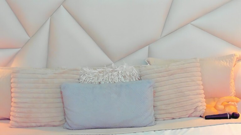 TyraaLambert's Streamate show and profile