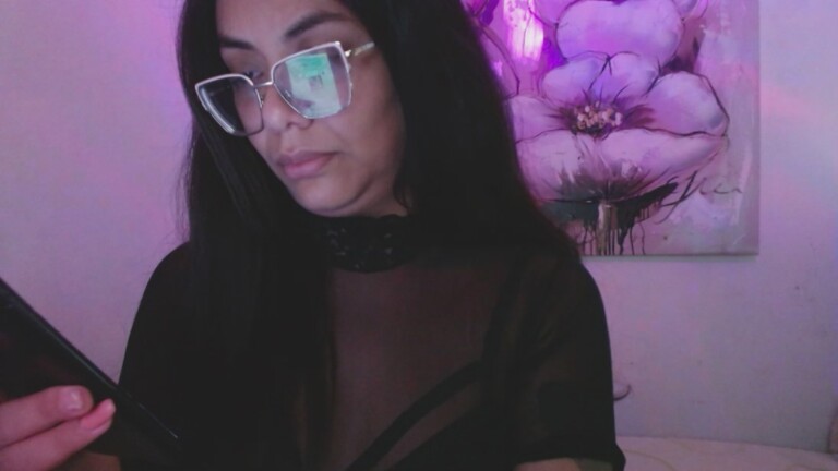 Luna_Marquez's Streamate show and profile