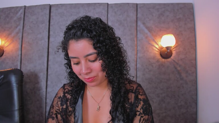 Tharaa24's Streamate show and profile