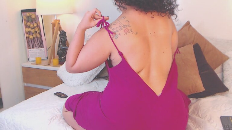 SeleneRisso's Streamate show and profile