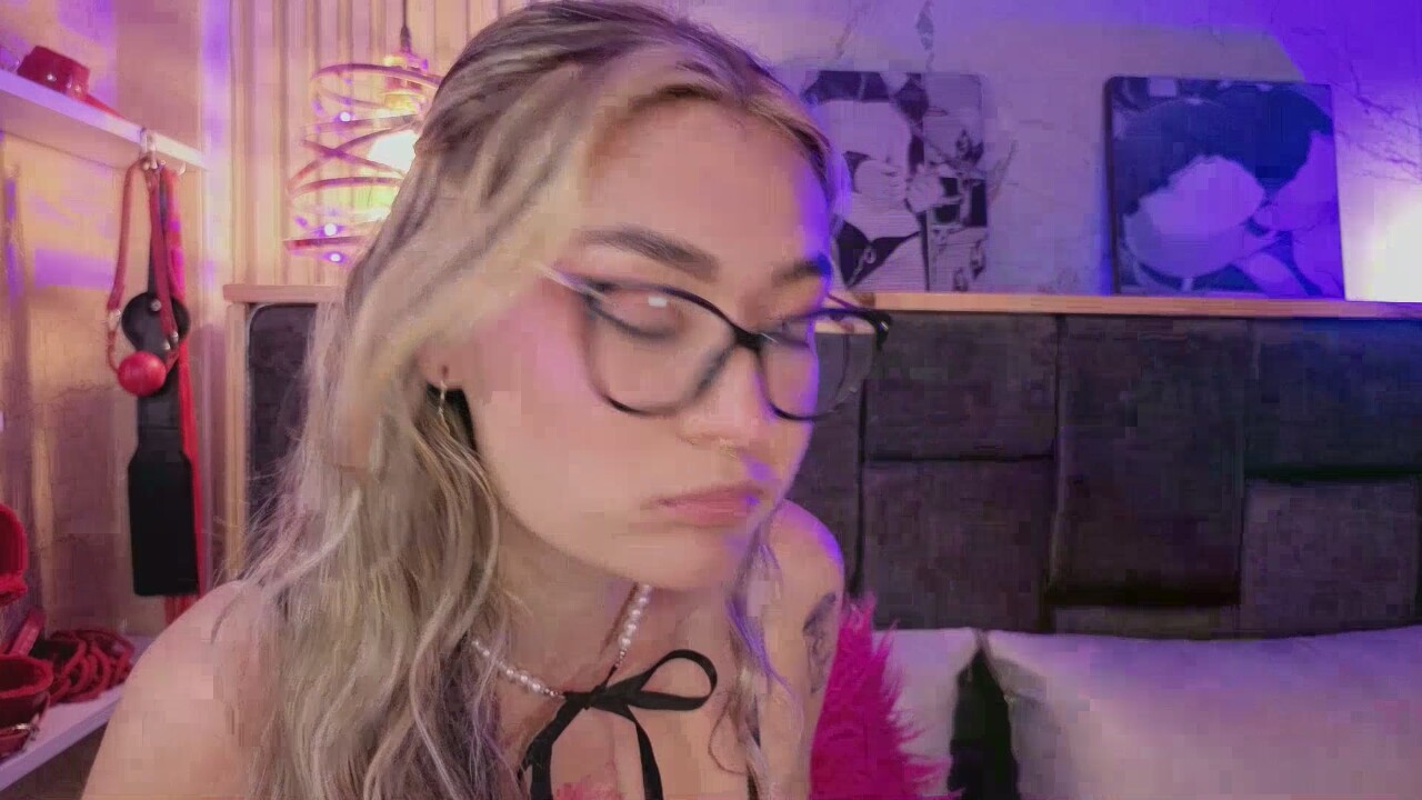 Victoria_Lennoxx