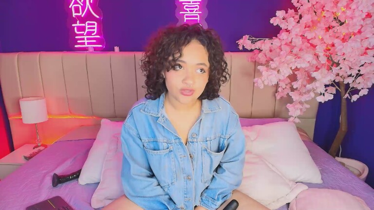 ZarahRosse's Streamate show and profile