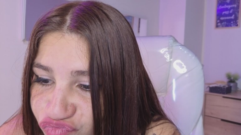 blueehazell18's Streamate show and profile