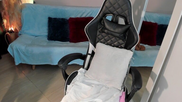 NatalieSaenz29's Streamate show and profile