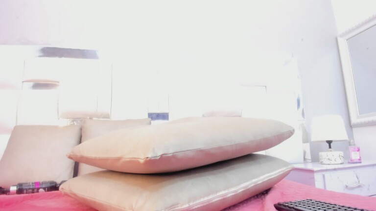 EvaJohhnss's Streamate show and profile