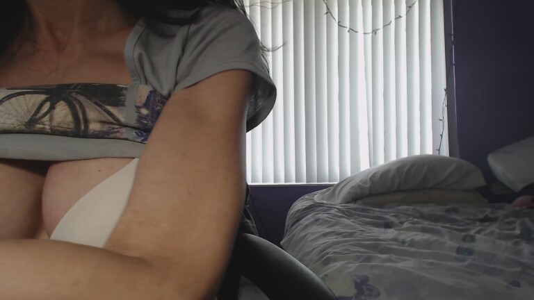 GoodGirlGoneMILF's Streamate show and profile