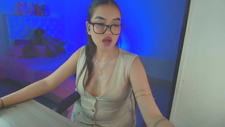 Kaara_Coopper's Streamate show and profile