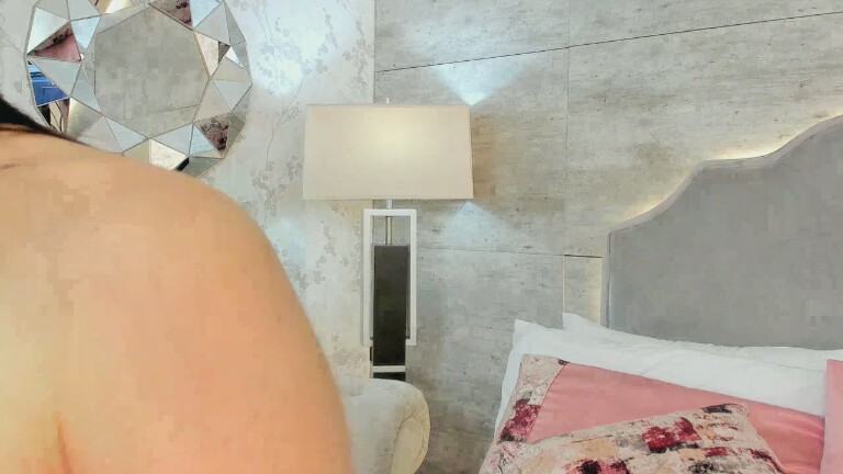 TaniaKatts's Streamate show and profile