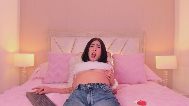 SophiaColinns's Streamate show and profile