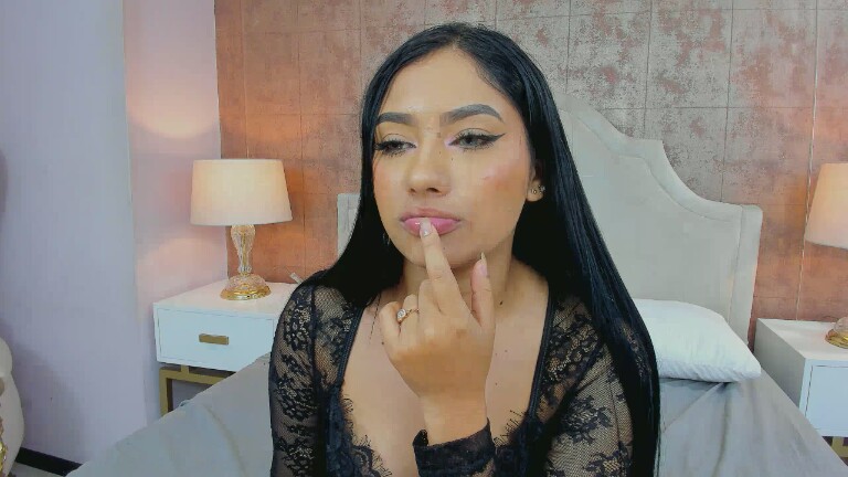 KhloeWonders's Streamate show and profile