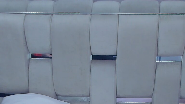 IsadiaRousso's Streamate show and profile