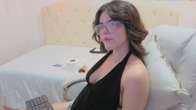 alexamiss18's Streamate show and profile