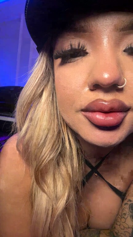 Melissakovalenko's Streamate show and profile