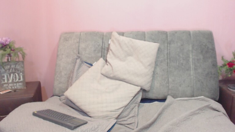 LinaSpearce's Streamate show and profile