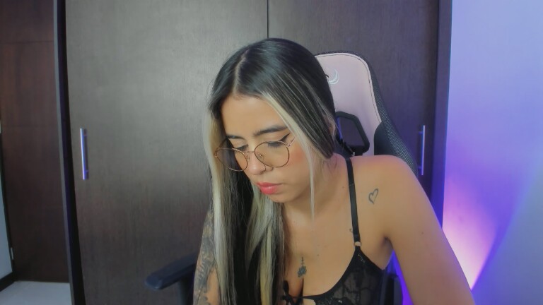 Cinthyaskinny's Streamate show and profile