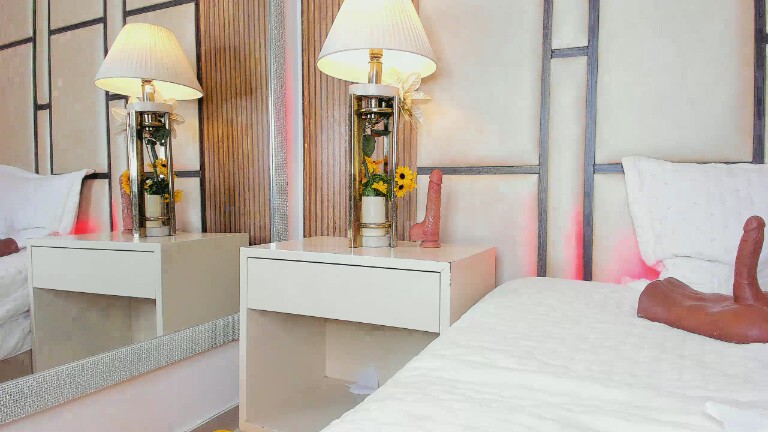 SaraMonserrat's Streamate show and profile