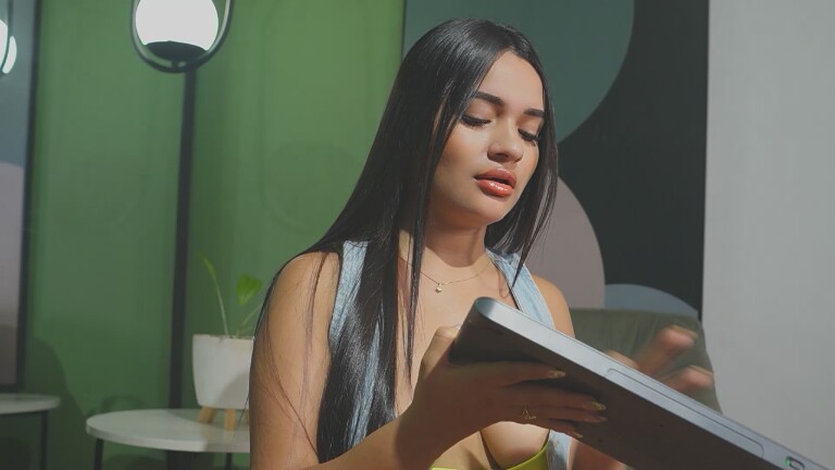 BratzLuxy's Streamate show and profile