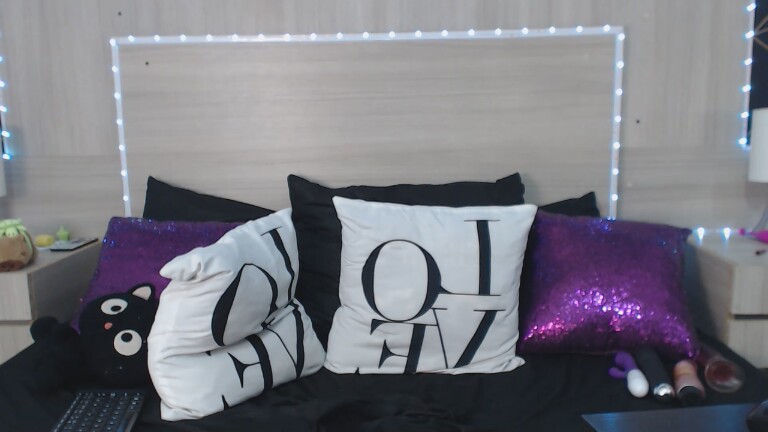 SamanthaLatte18's Streamate show and profile