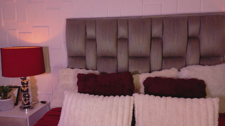 EmmaThomzon's Streamate show and profile